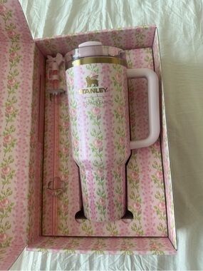 Stanley Pink Floral Travel Mug with Handle💐💐